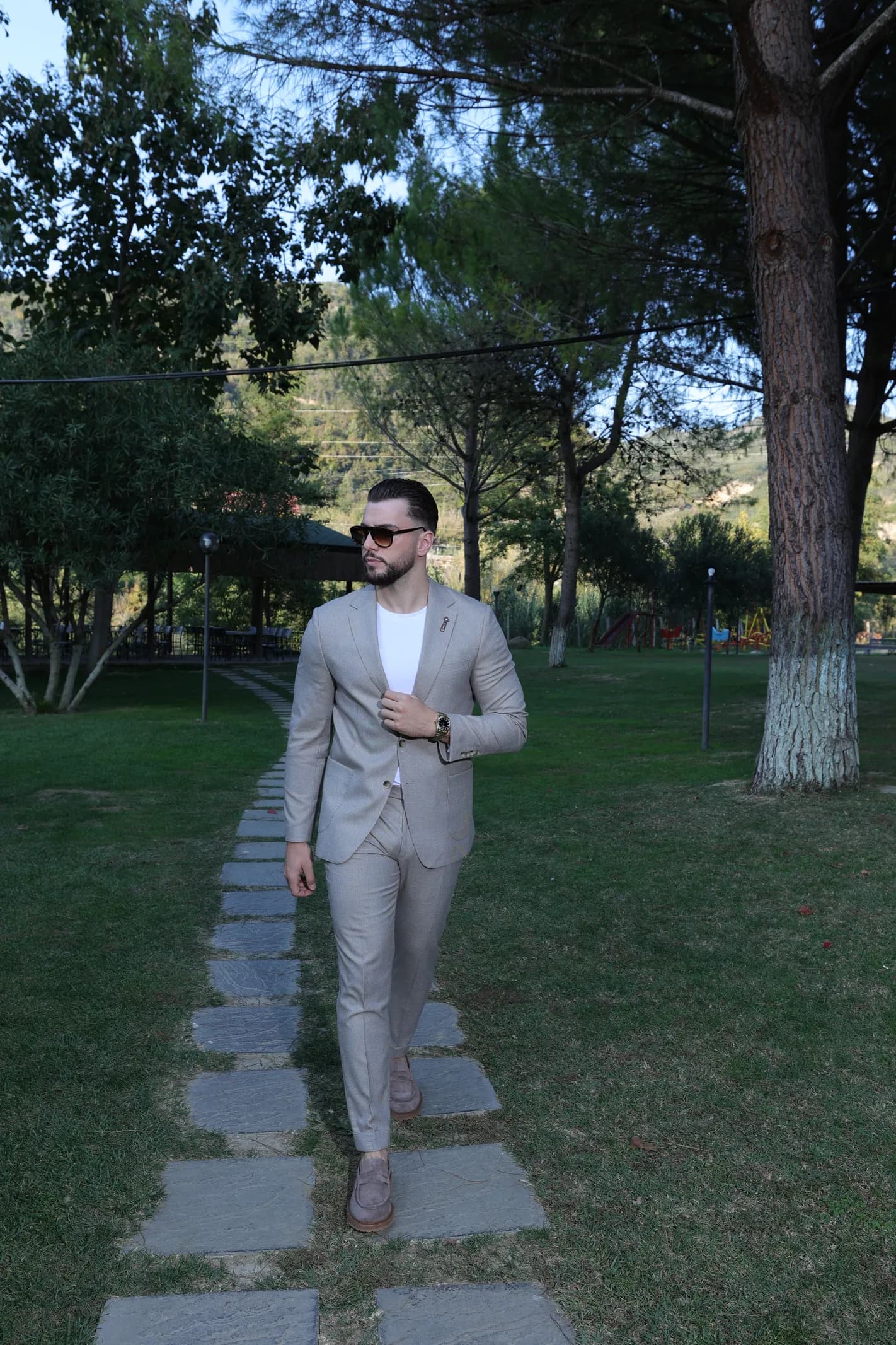 kostum gri me mashet – foto 2