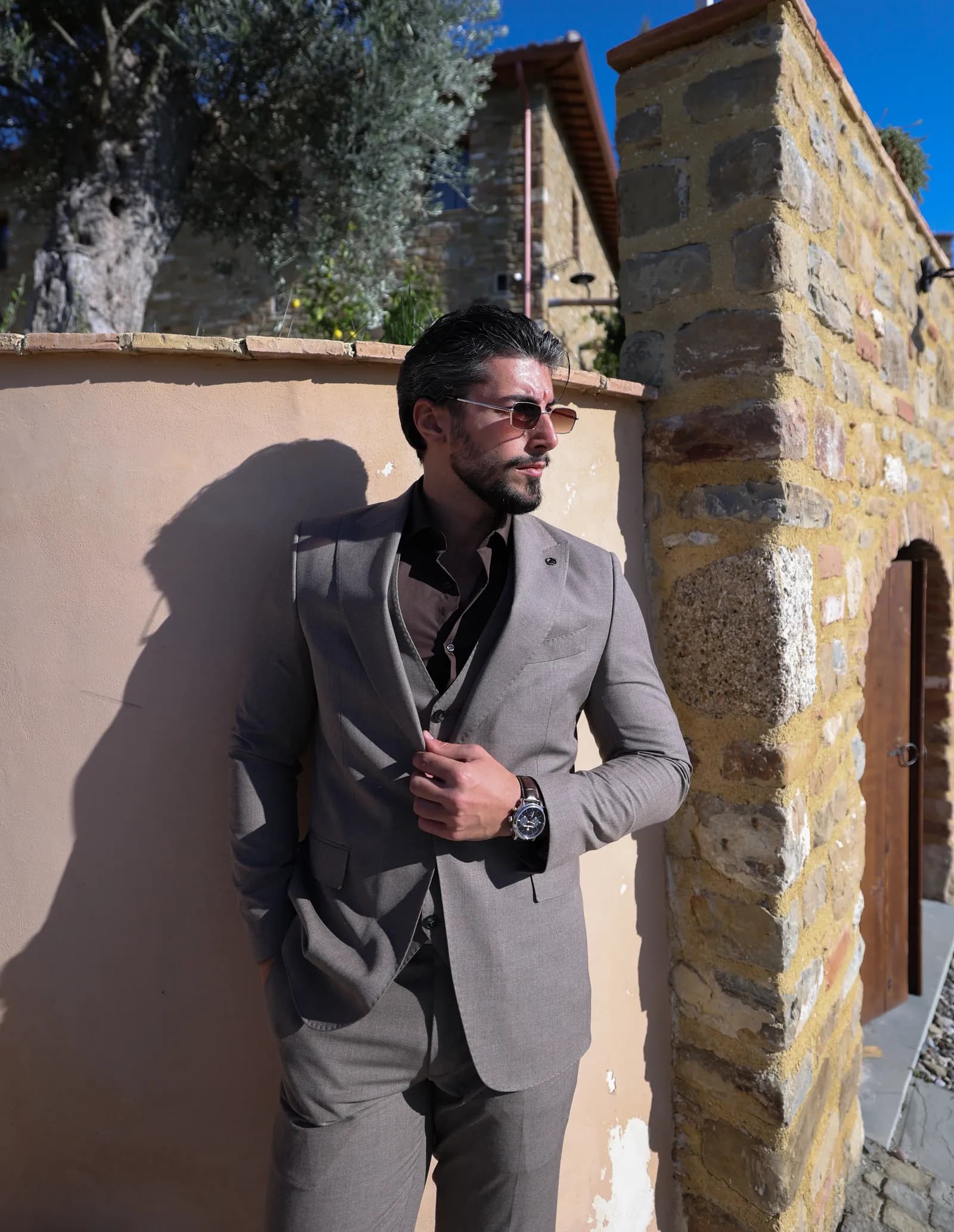 Kostum bezhe pastel – foto 2