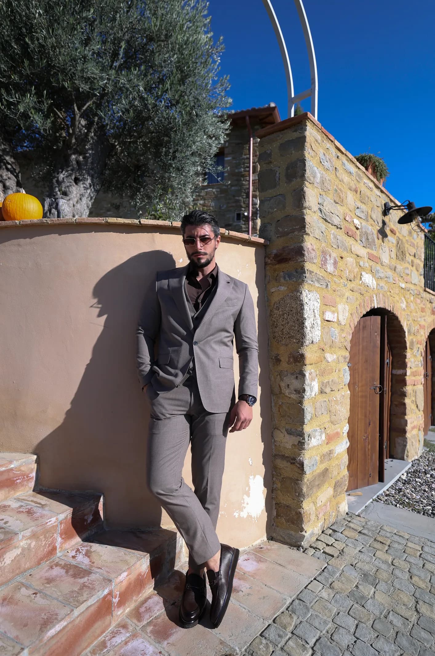 Kostum bezhe pastel – foto 3